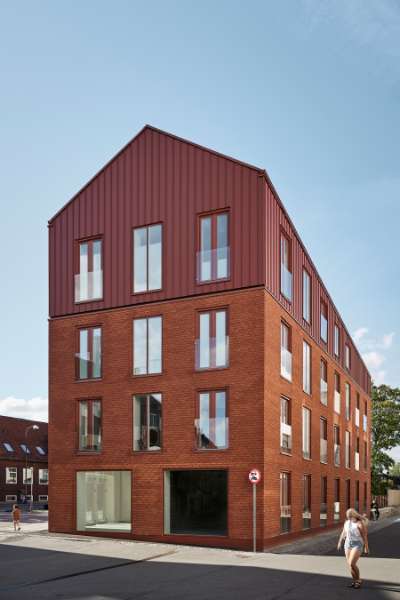 Atypische Asymmetrie mit Stahl ganz oben, Bjerggade 2, 4600 Køge